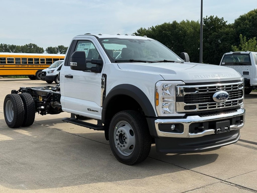 New 2026 Ford F-450 Regular Cab Cab Chassis - photo 3