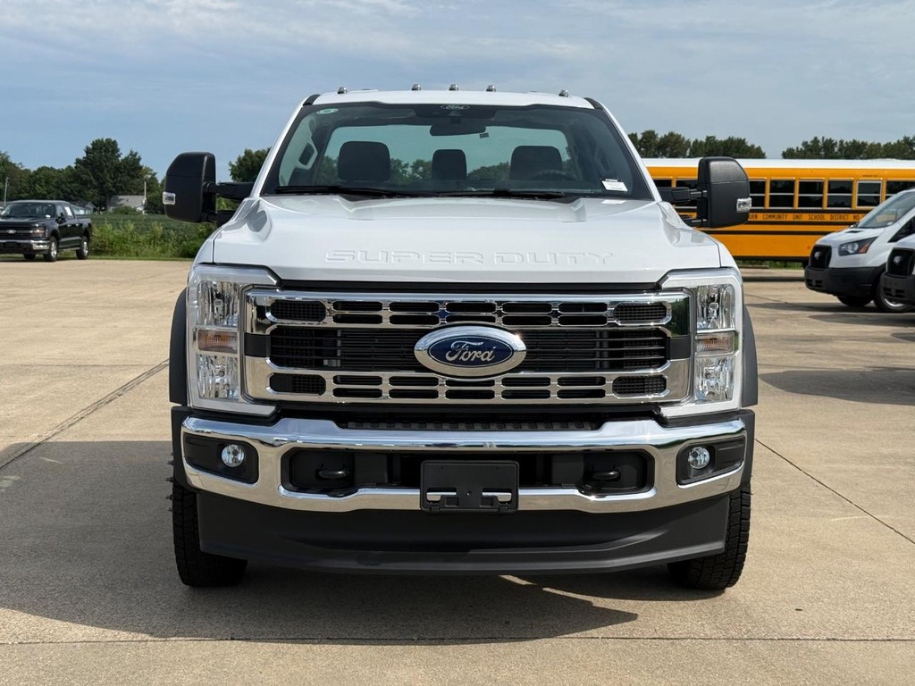 New 2026 Ford F-550 - photo 2