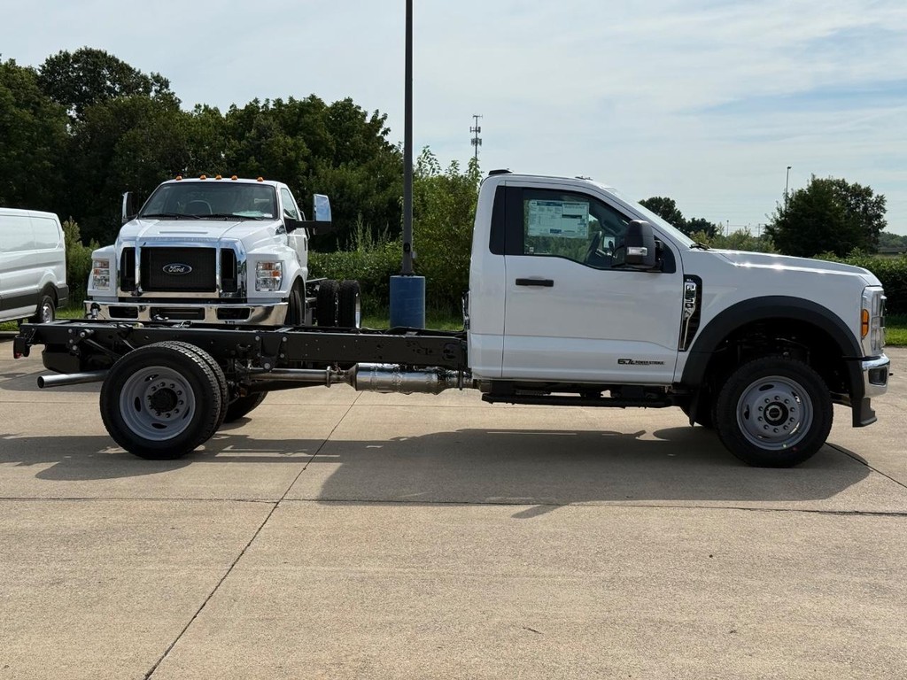 New 2026 Ford F-550 Regular Cab Cab Chassis - photo 4