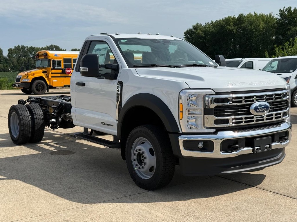 New 2026 Ford F-450 Regular Cab Cab Chassis - photo 3