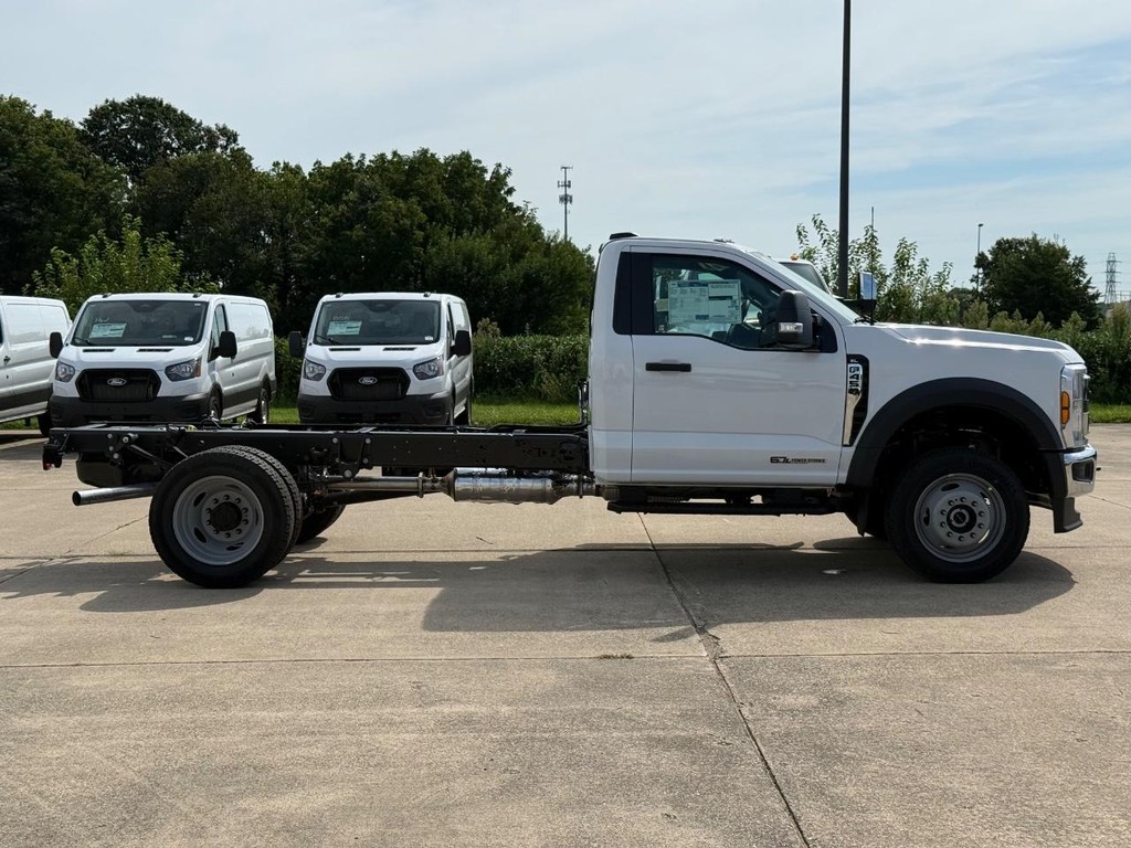 New 2026 Ford F-450 Regular Cab Cab Chassis - photo 4