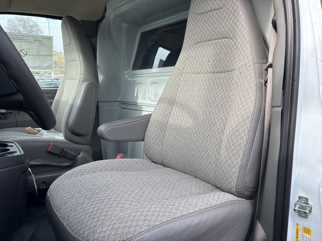 New 2024 GMC Savana 2500 Empty Cargo Van - photo 33
