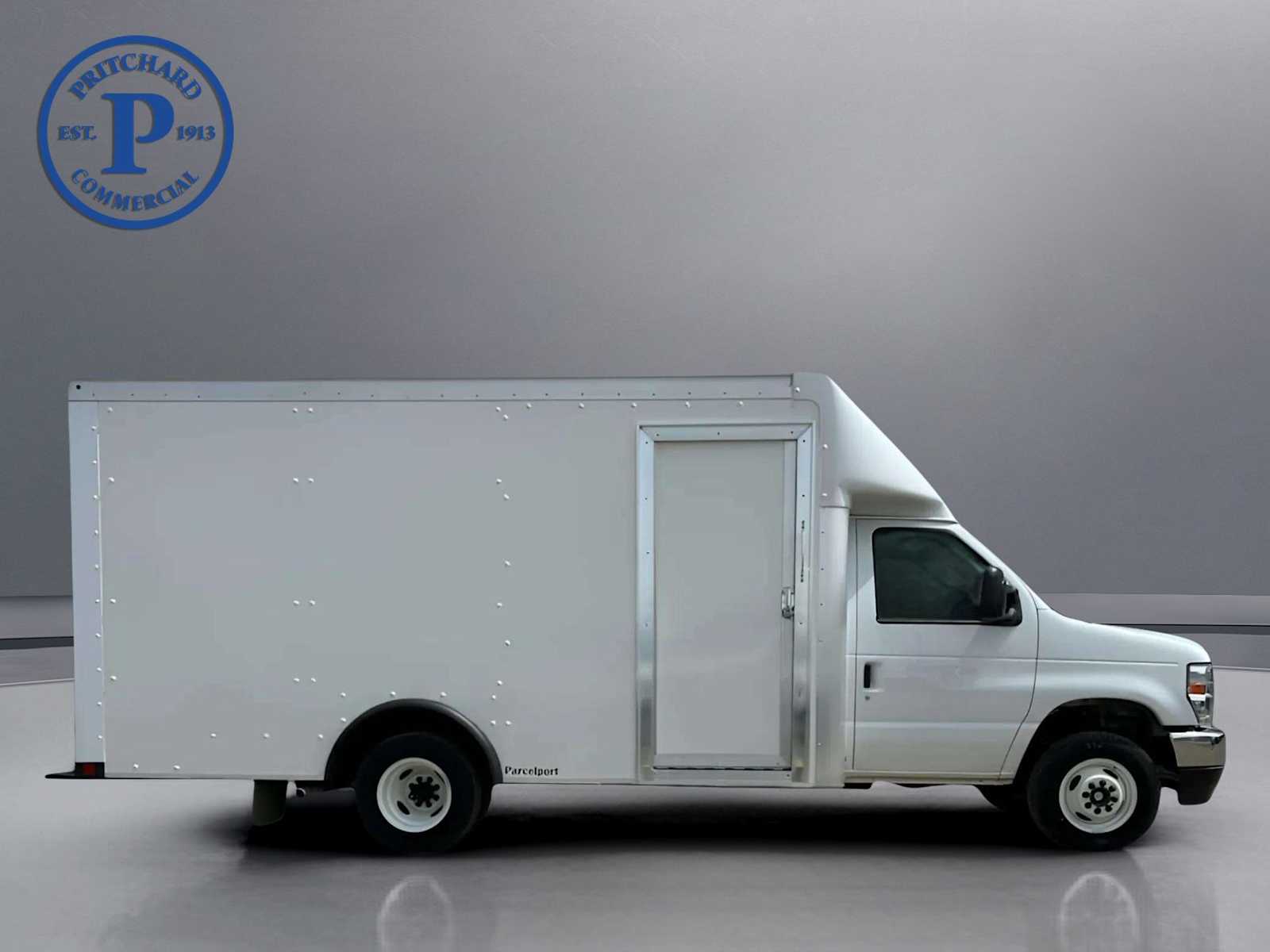 New 2024 Ford E-450 - photo 2