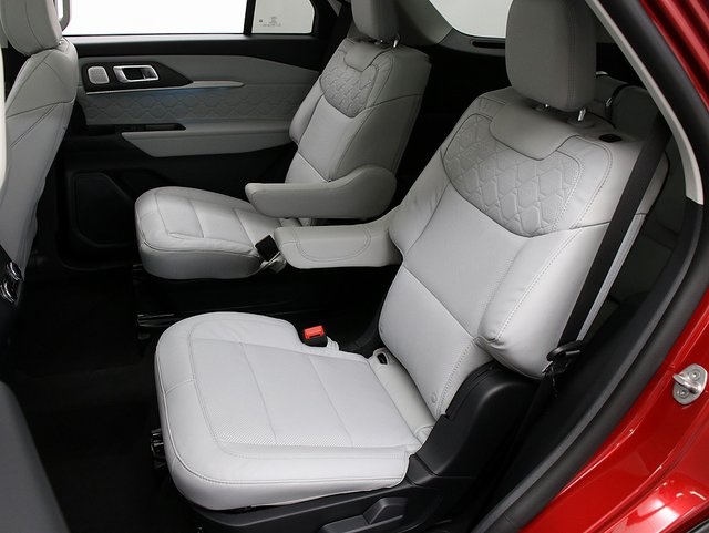 New 2026 Ford Explorer Platinum - photo 11
