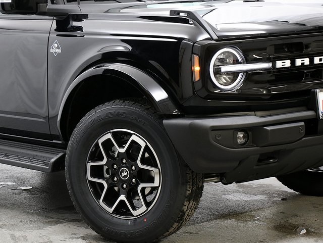 New 2025 Ford Bronco - photo 2