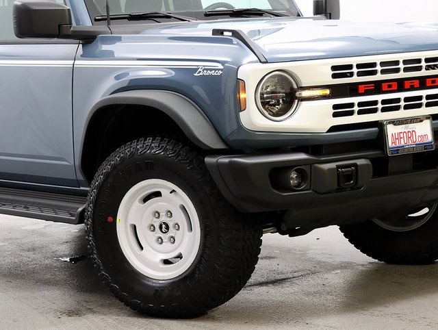 New 2025 Ford Bronco - photo 2