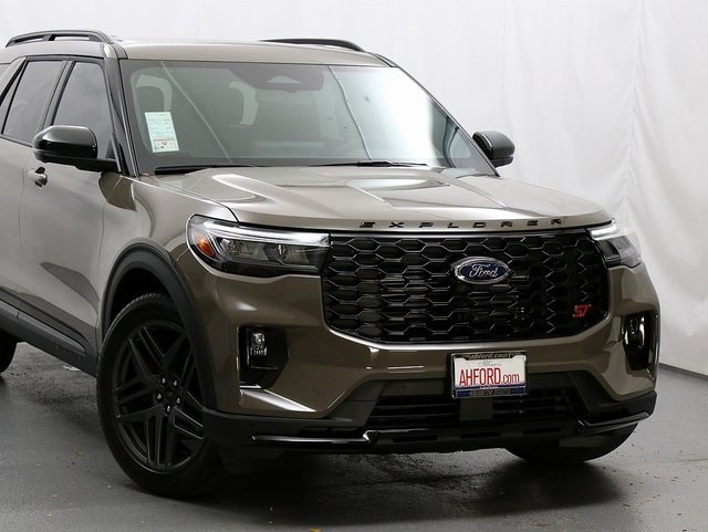 New 2026 Ford Explorer - photo 2