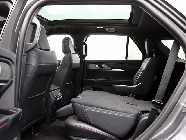 New 2026 Ford Explorer ST-Line - photo 12