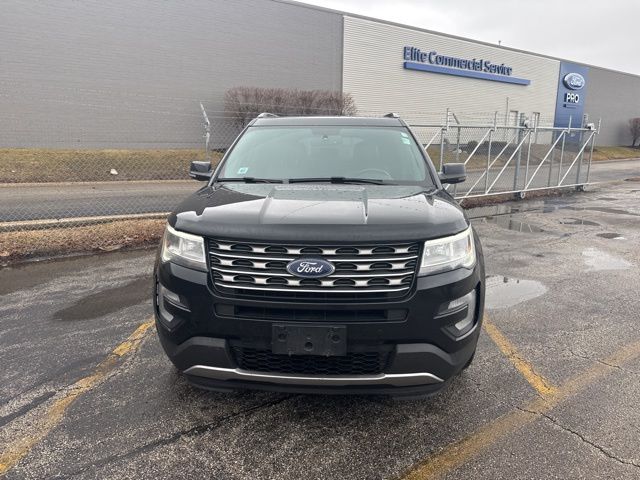 Used 2017 Ford Explorer XLT - photo 3