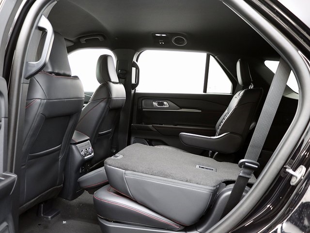 New 2026 Ford Explorer ST-Line - photo 12