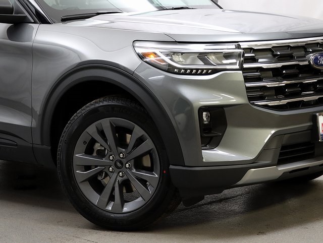 New 2026 Ford Explorer - photo 2
