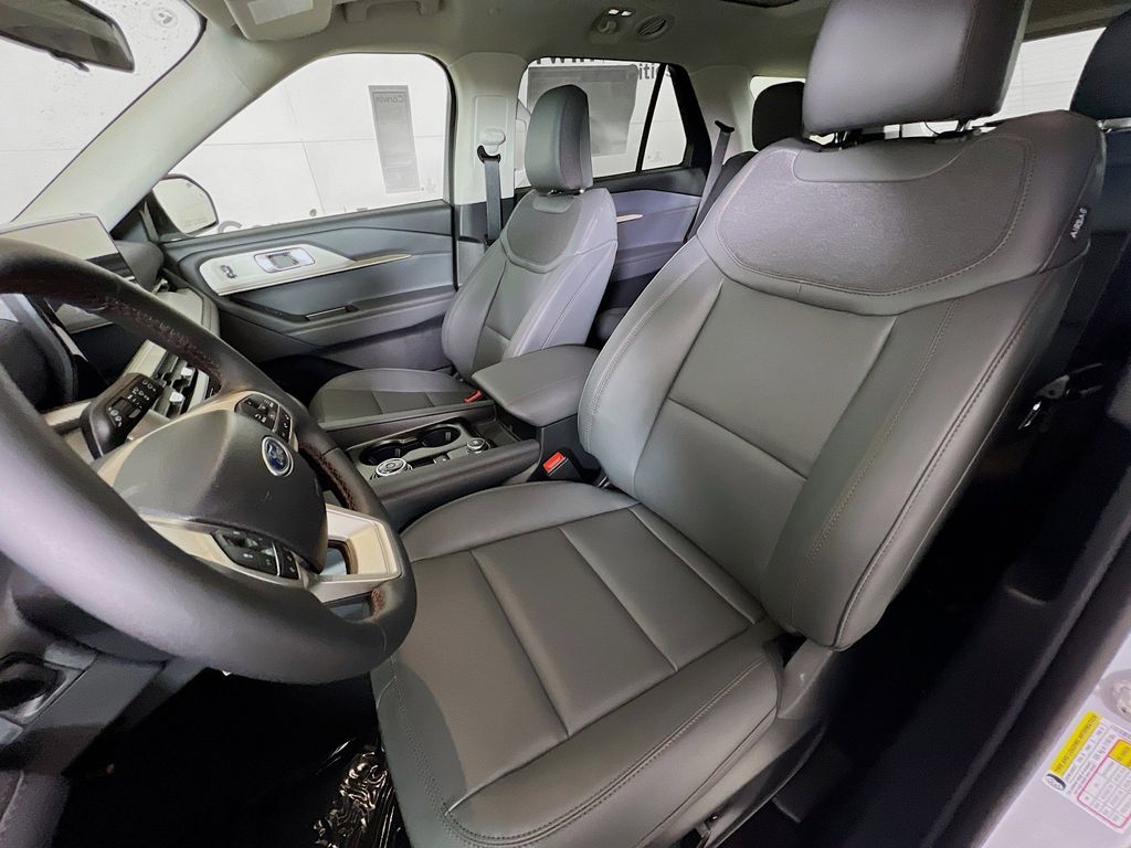New 2026 Ford Explorer ACTIV - photo 3