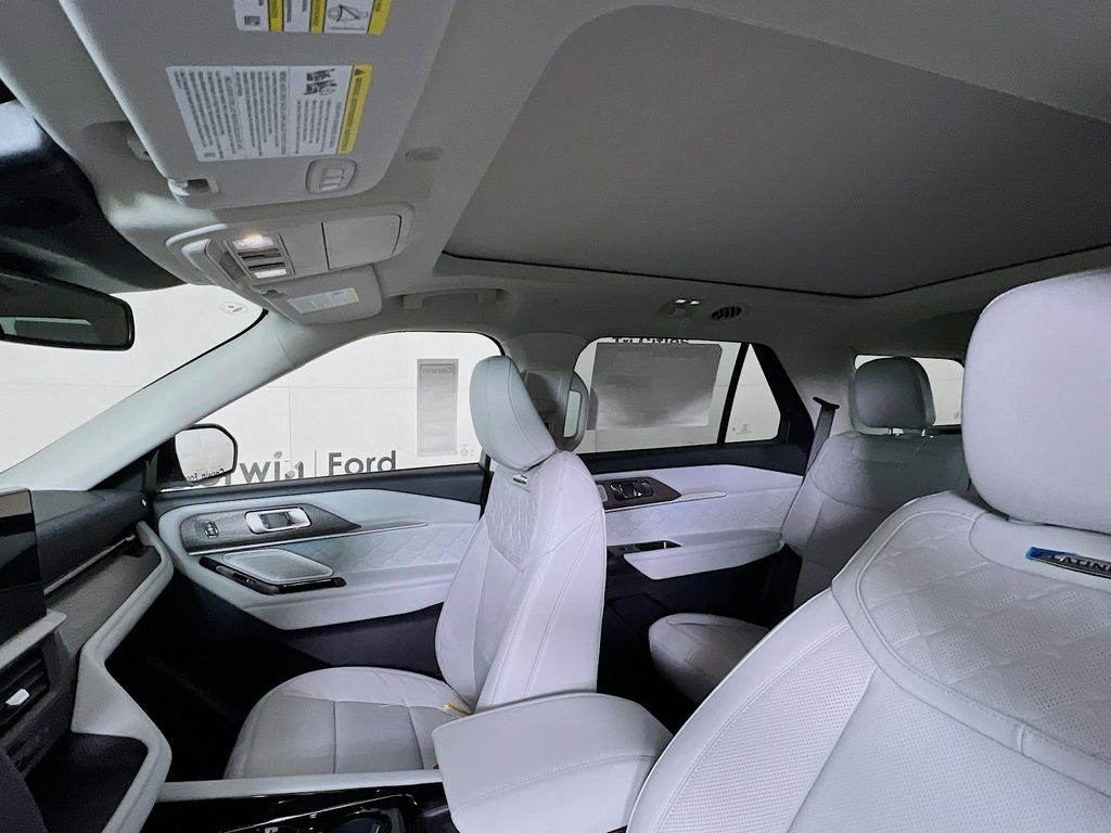 New 2026 Ford Explorer - photo 2