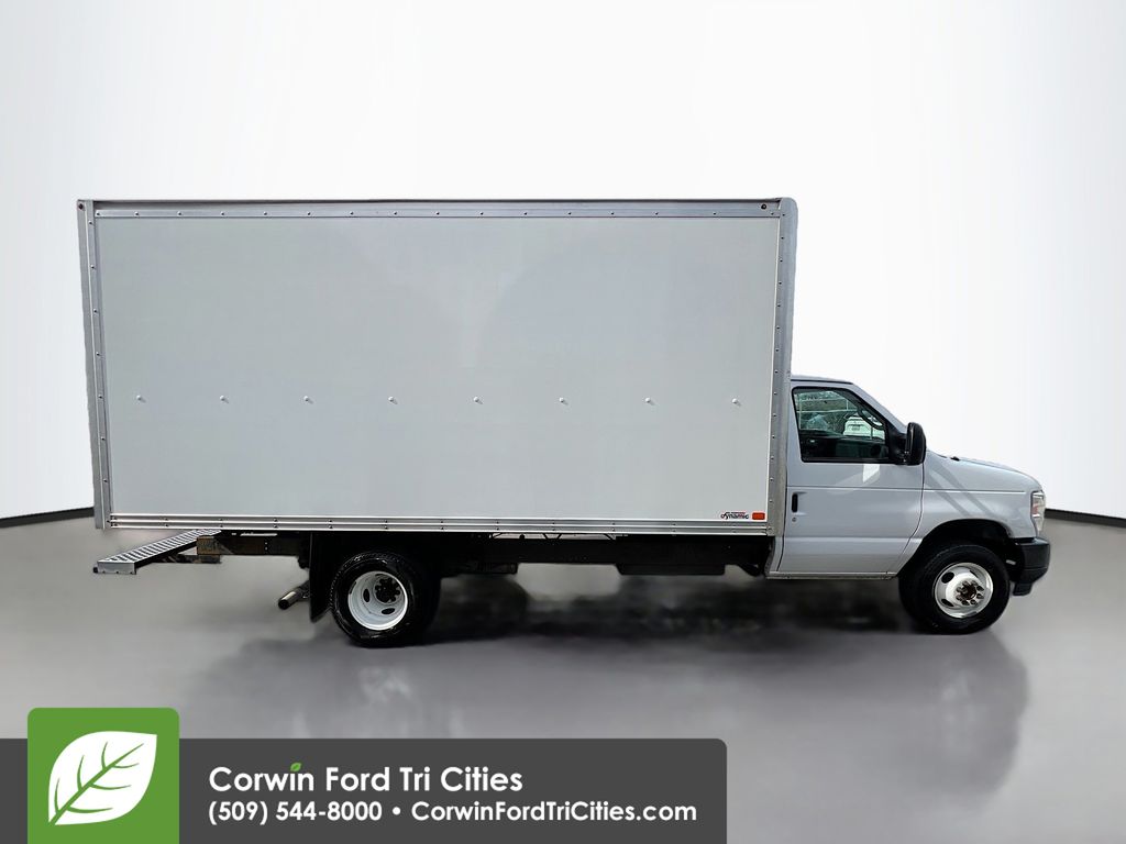 Used 2024 Ford E-450 Cutaway - photo 14