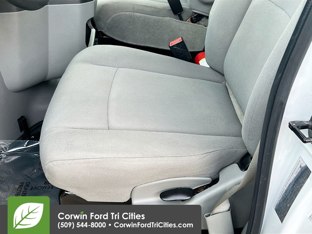Used 2024 Ford E-450 Cutaway - photo 17