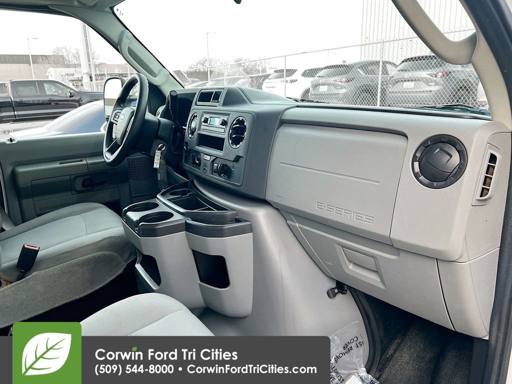 Used 2024 Ford E-450 Cutaway - photo 21