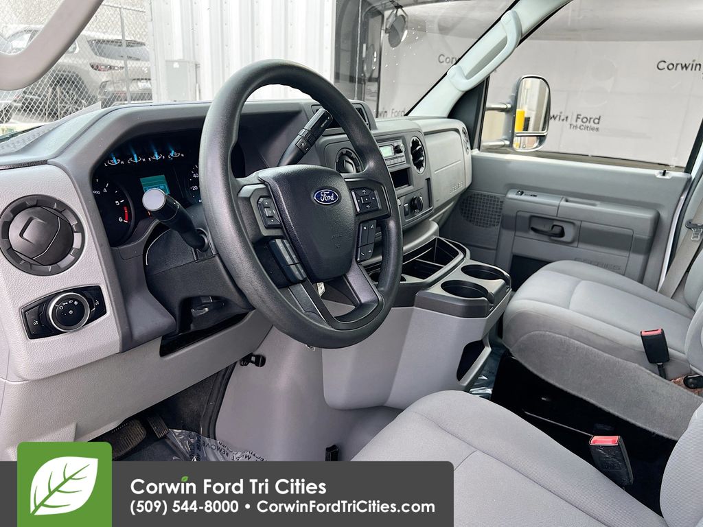 Used 2024 Ford E-450 Cutaway - photo 3