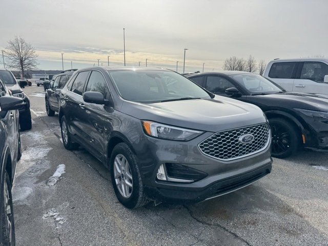 Used 2024 Ford Edge - photo 1