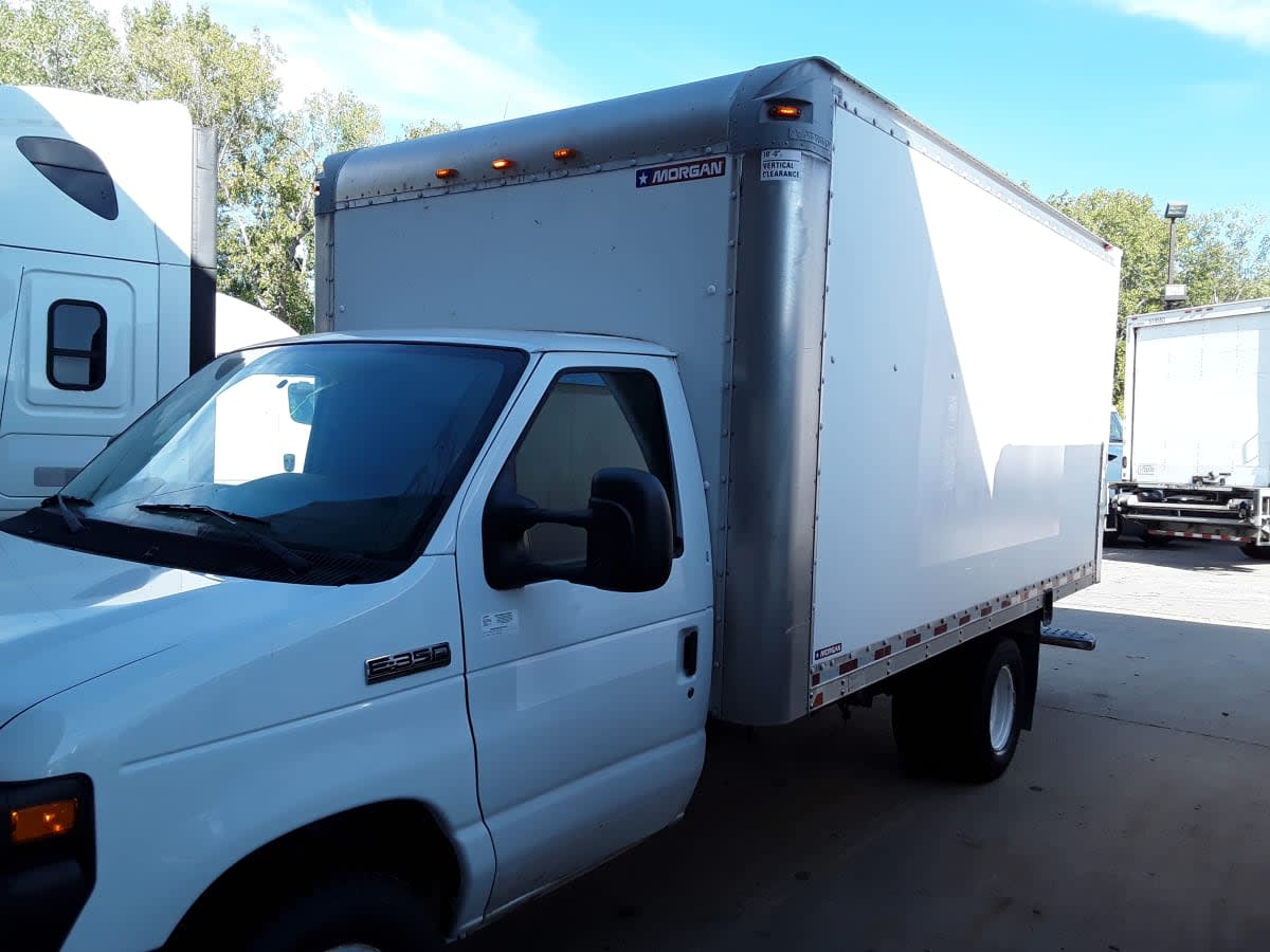 Used 2017 Ford E-350 - photo 1