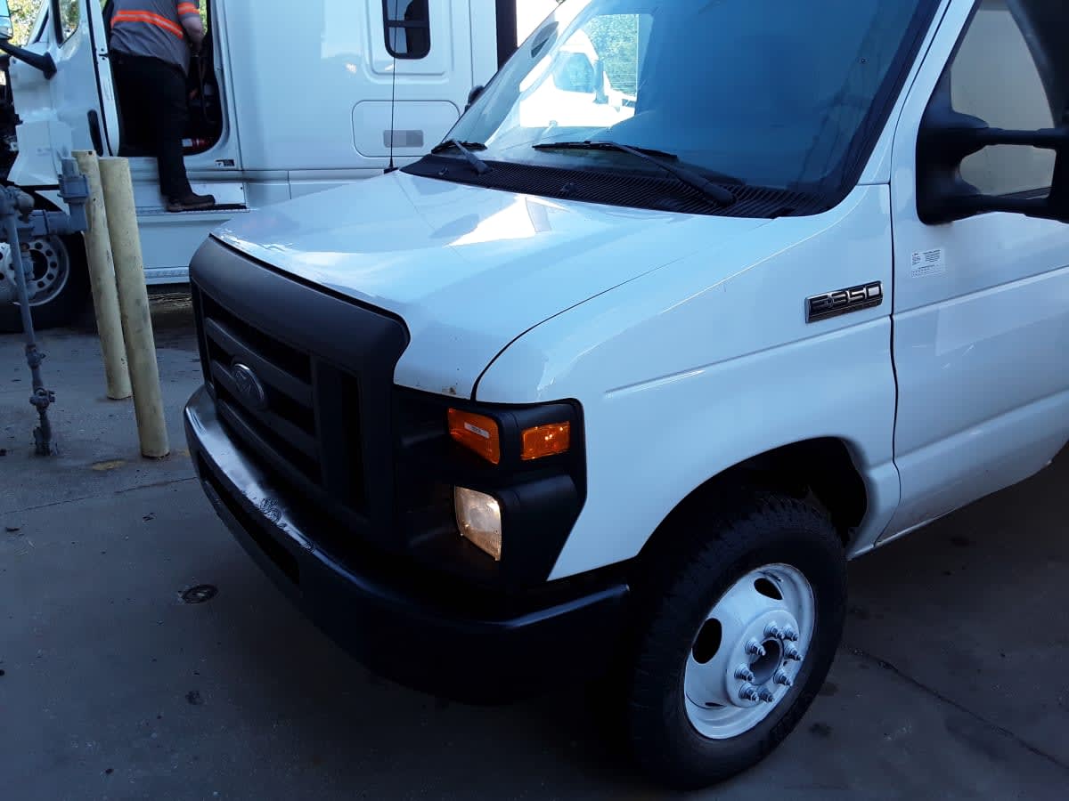 Used 2017 Ford E-350 - photo 2