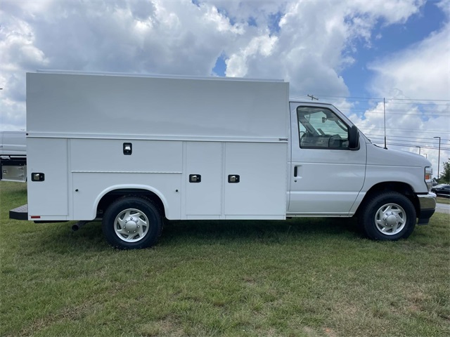 New 2026 Ford E-350 Cutaway - photo 10