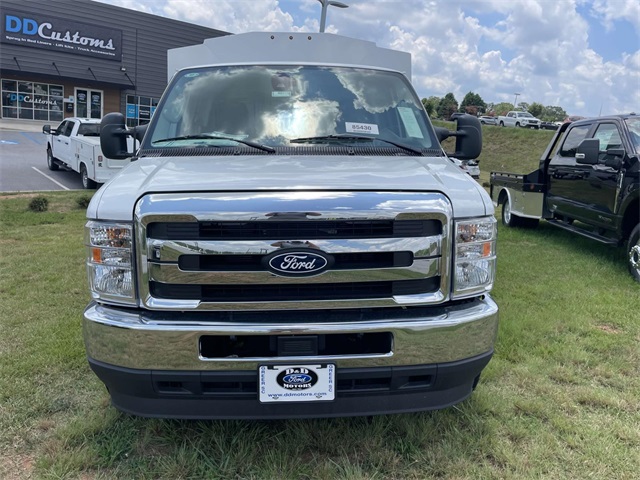 New 2026 Ford E-350 - photo 2