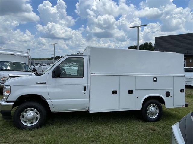 New 2026 Ford E-350 Cutaway - photo 4