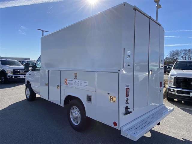 New 2026 Ford E-350 Cutaway - photo 4