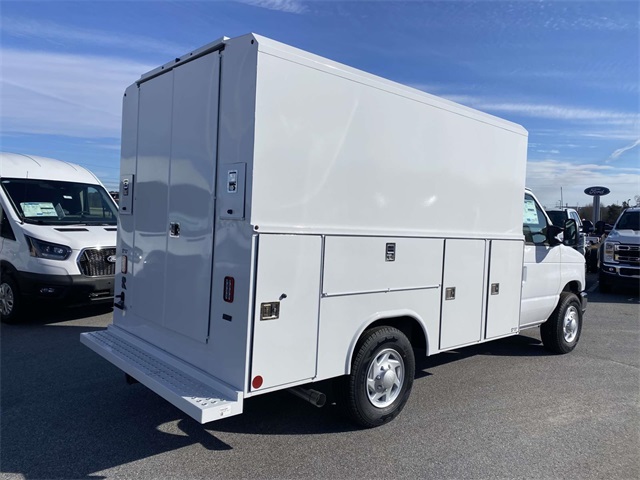 New 2026 Ford E-350 Cutaway - photo 6
