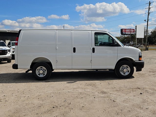 New 2025 Chevrolet Express 2500 Empty Cargo Van - photo 4