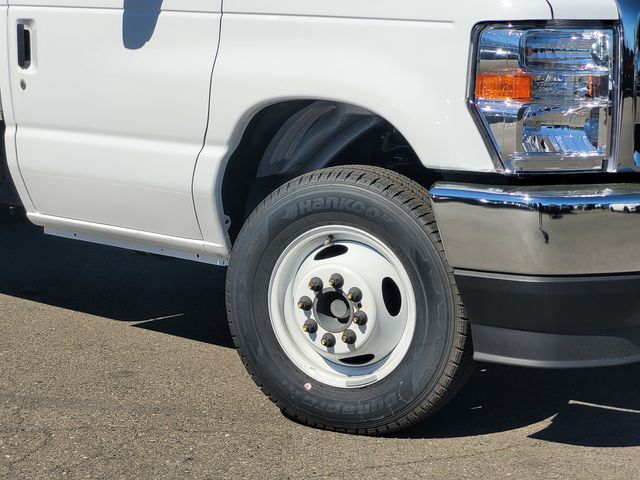 New 1996 Ford E-450 - photo 2
