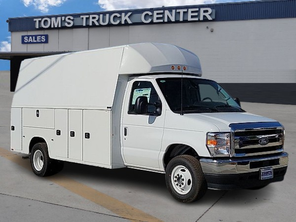 New 1996 Ford E-450 - photo 1