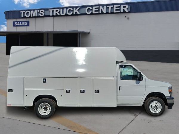 New 1996 Ford E-450 - photo 2