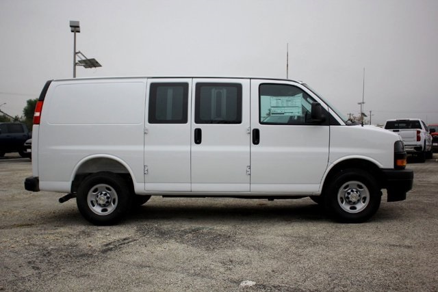 New 2025 Chevrolet Express 2500 Empty Cargo Van - photo 4