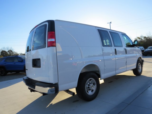 New 2026 Chevrolet Express 2500 Empty Cargo Van - photo 4