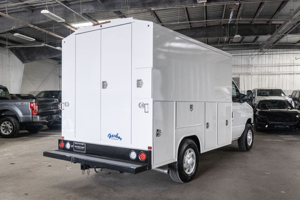 New 2026 Ford E-350 Cutaway - photo 7