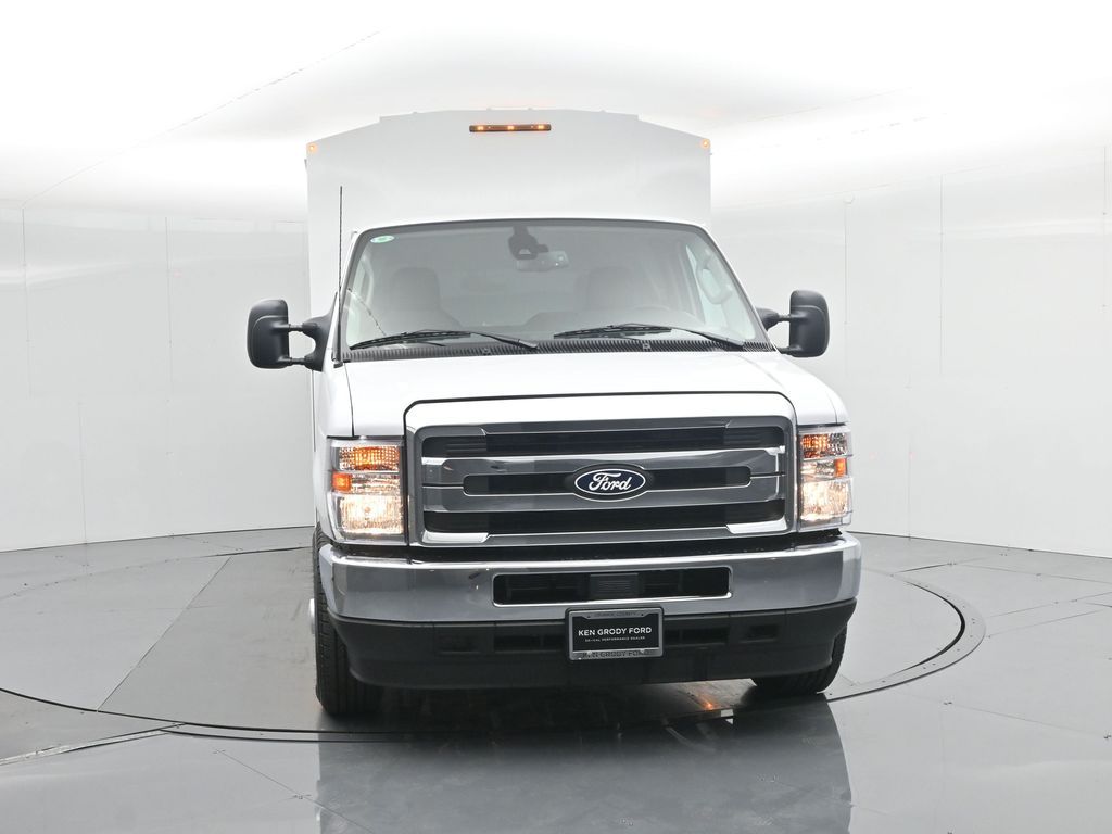 New 2026 Ford E-350 Cutaway - photo 27