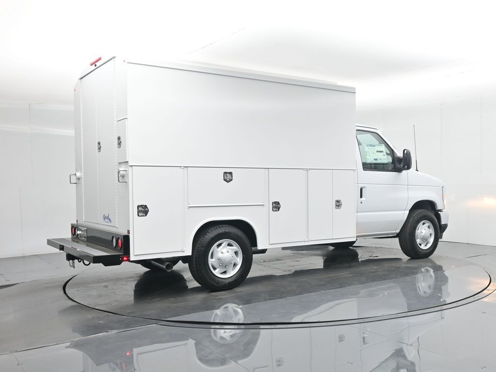 New 2026 Ford E-350 Cutaway - photo 30