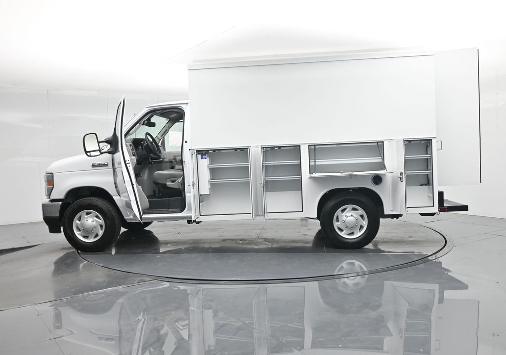 New 2026 Ford E-350 Cutaway - photo 38