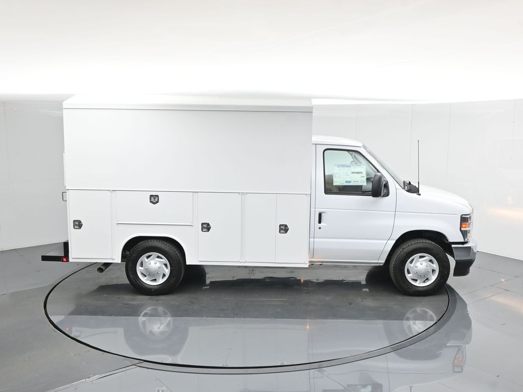 New 2026 Ford E-350 Cutaway - photo 42