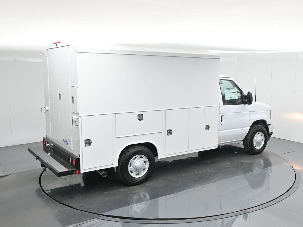 New 2026 Ford E-350 Cutaway - photo 43