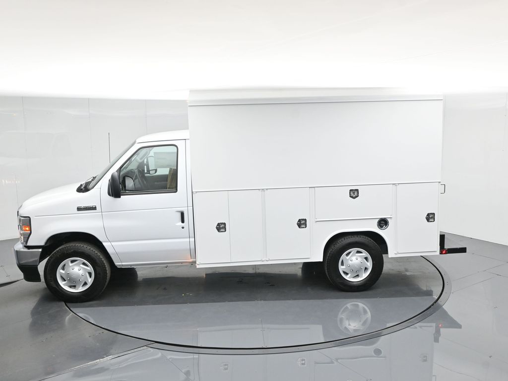 New 2026 Ford E-350 Cutaway - photo 46