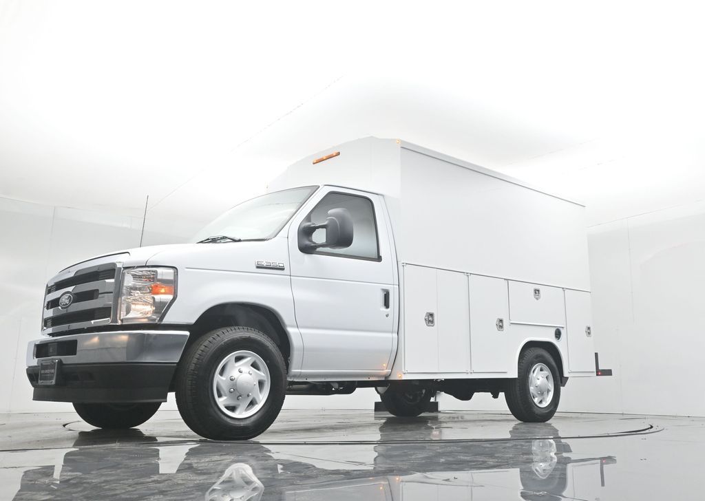 New 2026 Ford E-350 Cutaway - photo 47