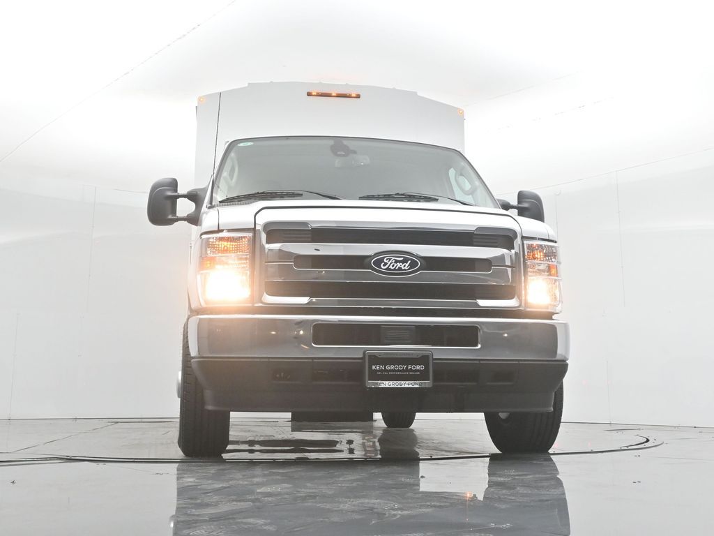 New 2026 Ford E-350 Cutaway - photo 48