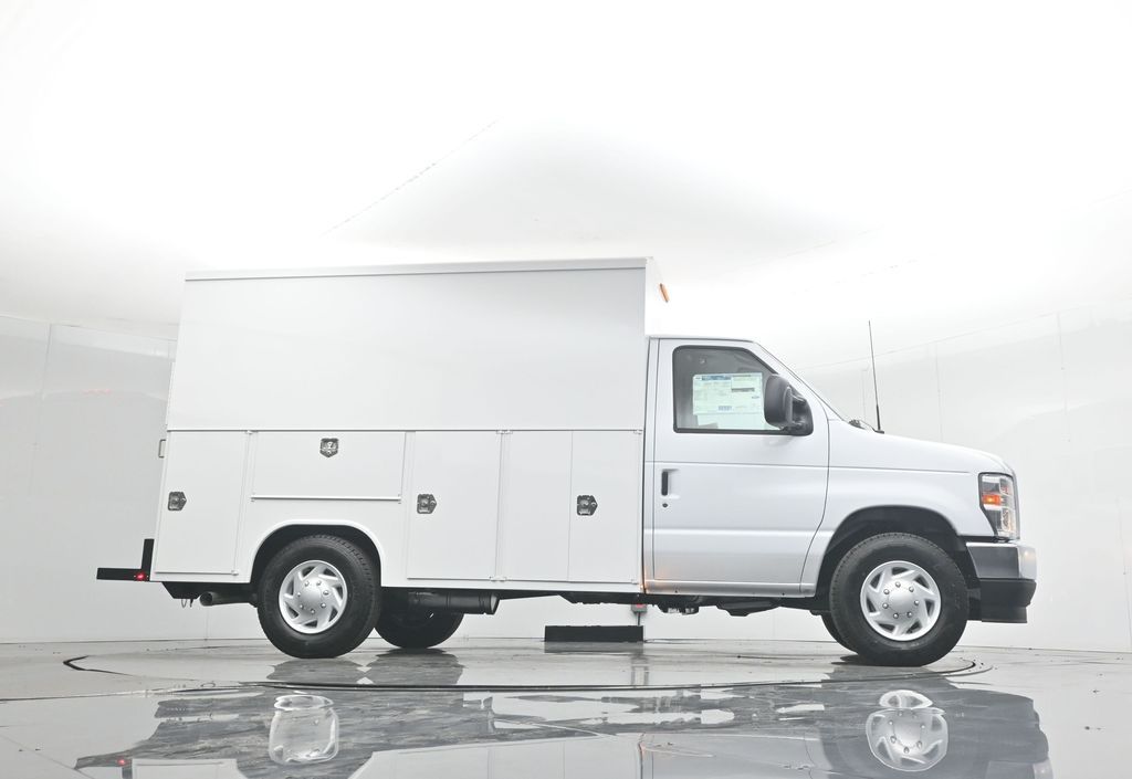 New 2026 Ford E-350 Cutaway - photo 50