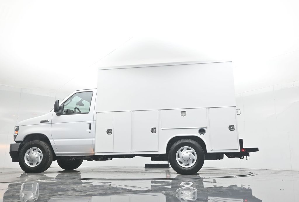 New 2026 Ford E-350 Cutaway - photo 54