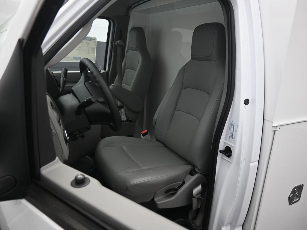 New 2026 Ford E-350 Cutaway - photo 8