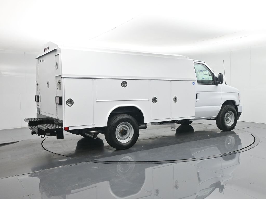 New 2026 Ford E-350 Cutaway - photo 31