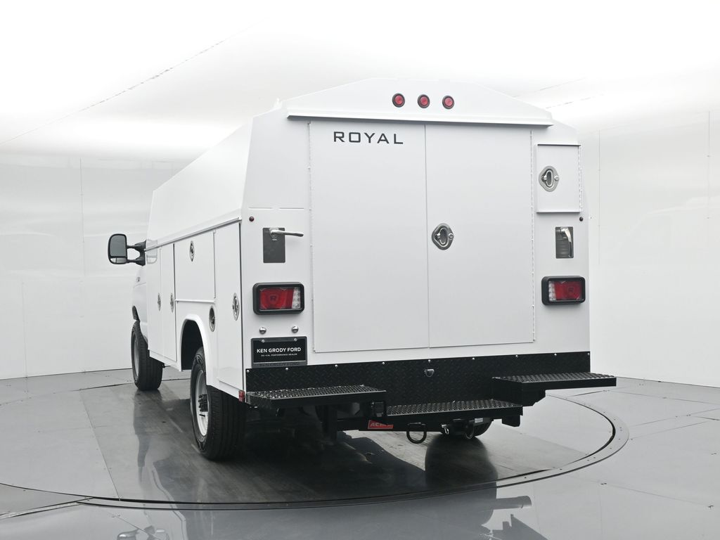 New 2026 Ford E-350 Cutaway - photo 32