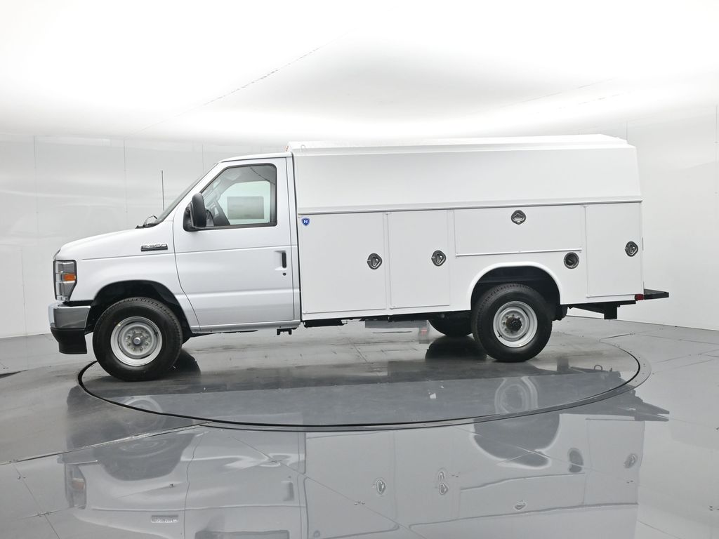 New 2026 Ford E-350 Cutaway - photo 33